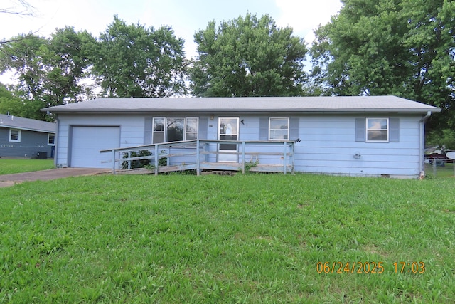 321 W Cofield St, Aurora, MO 65605 - ranch-style house featuring an attached garage, driveway, and a front lawn