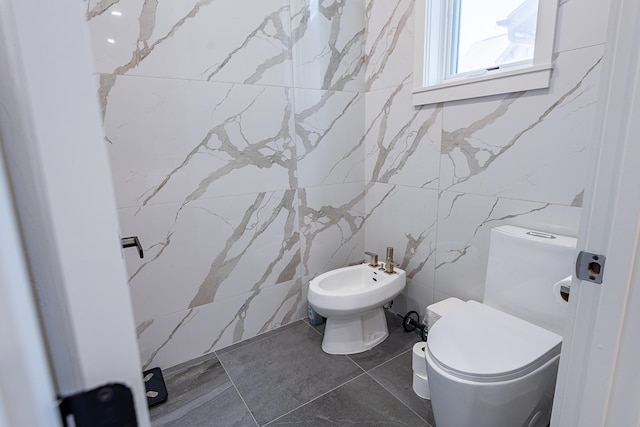6323 Creeksedge Ct, Ozark, MO 65721 - bathroom with tile walls and a bidet