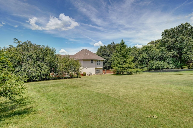 823 Mcvey St, Mount Vernon, MO 65712 - view of yard