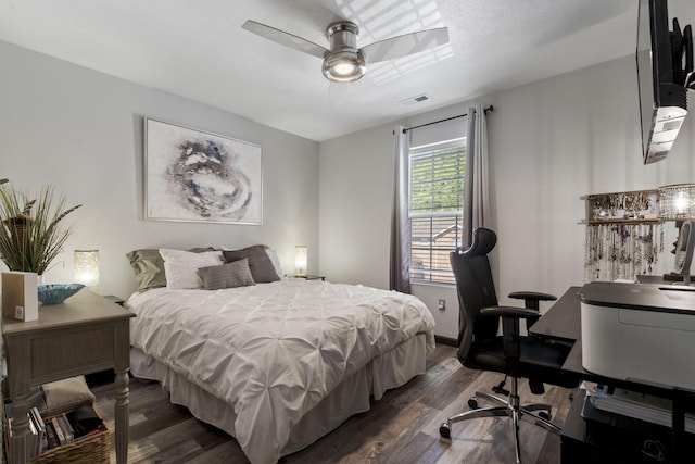 2915 Vineyards Pkwy Unit 6, Branson, MO 65616 - bedroom featuring dark wood-type flooring, an office area, and ceiling fan