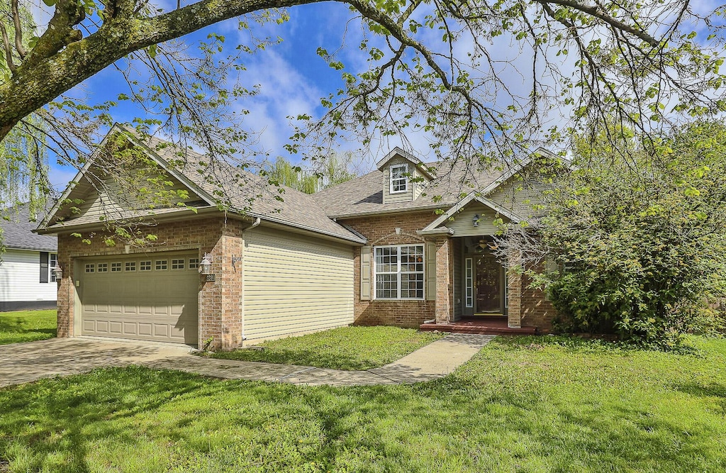 2201 E Kathryn Dr, Republic, MO 65738 - photo 1