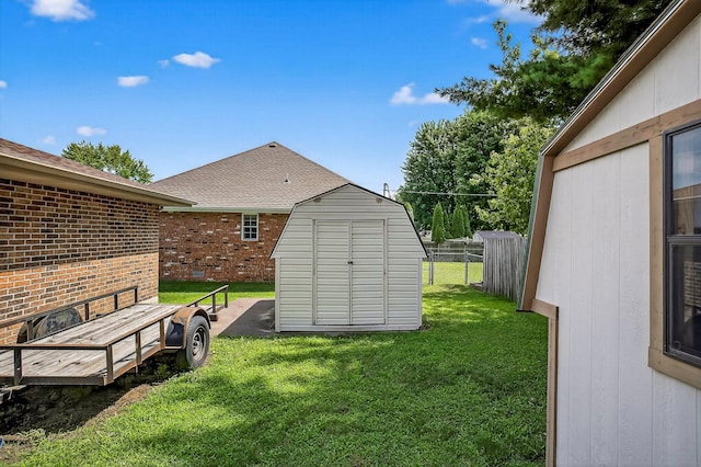 2812 E Linwood St, Springfield, MO 65804 - view of yard featuring a storage shed