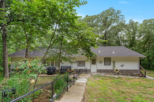 6665 State Highway 173, Cape Fair, MO 65624 - ranch-style home with roof with shingles and covered porch