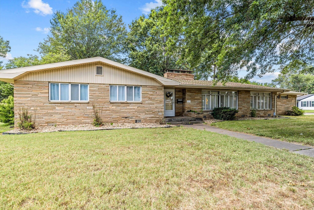 410 N Eisenhower St, Monett, MO 65708 - photo 1