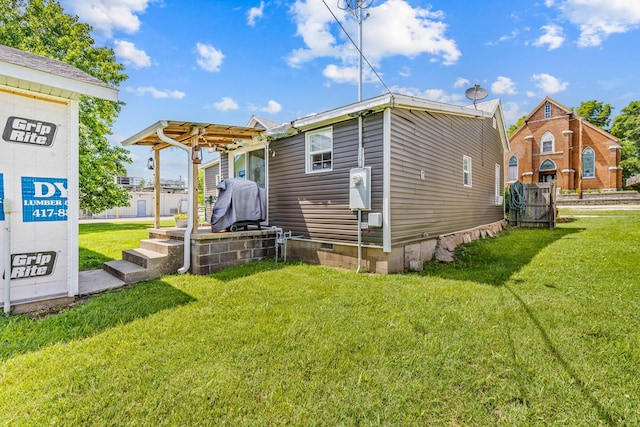 208 E Washington St, Pierce City, MO 65723 - back of house with a yard and crawl space