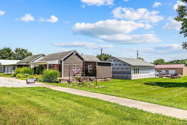 208 E Washington St, Pierce City, MO 65723 - view of front of property featuring a front yard