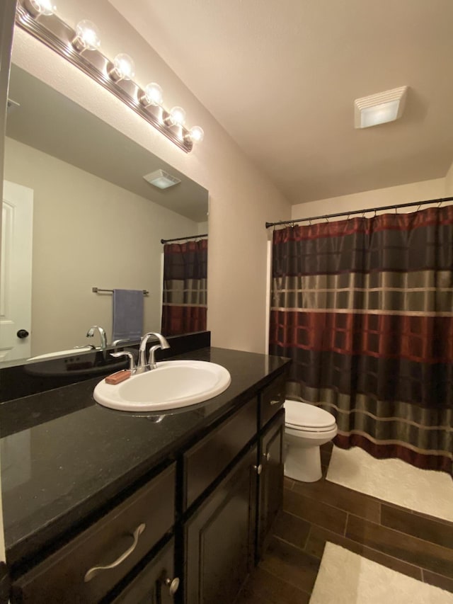 1113 Chesterfield Dr, Webb City, MO 64870 - full bath with vanity and wood tiled floors