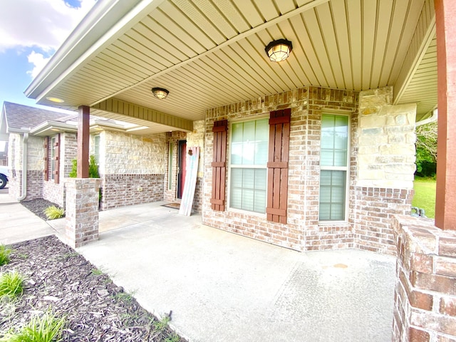 1113 Chesterfield Dr, Webb City, MO 64870 - view of covered porch