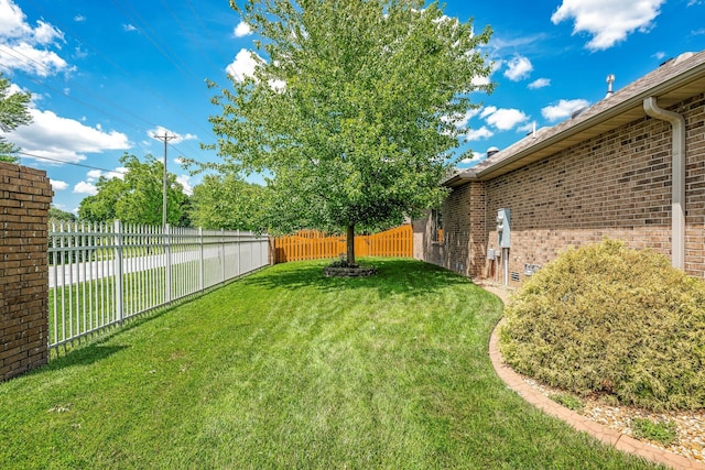 2419 W Deerbrooke Trl, Ozark, MO 65721 - view of fenced backyard