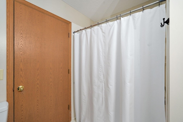 904 N 41st St, Nixa, MO 65714 - bathroom with toilet and curtained shower