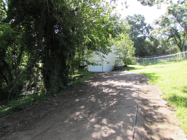285 Scenic Dr, Forsyth, MO 65653 - view of concrete driveway