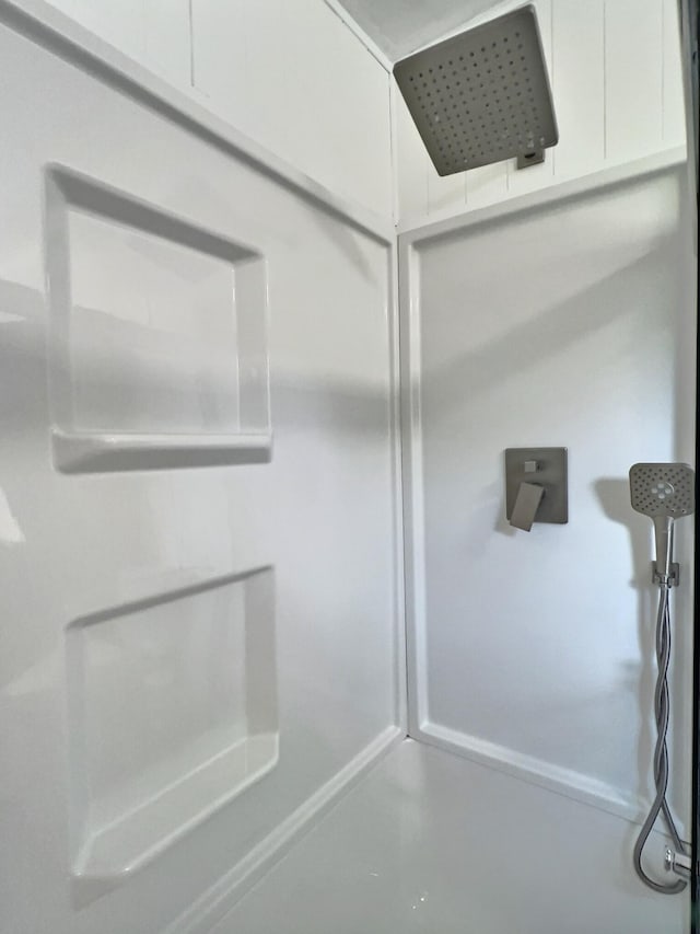 18189 2nd St, Eminence, MO 65466 - full bath featuring a shower