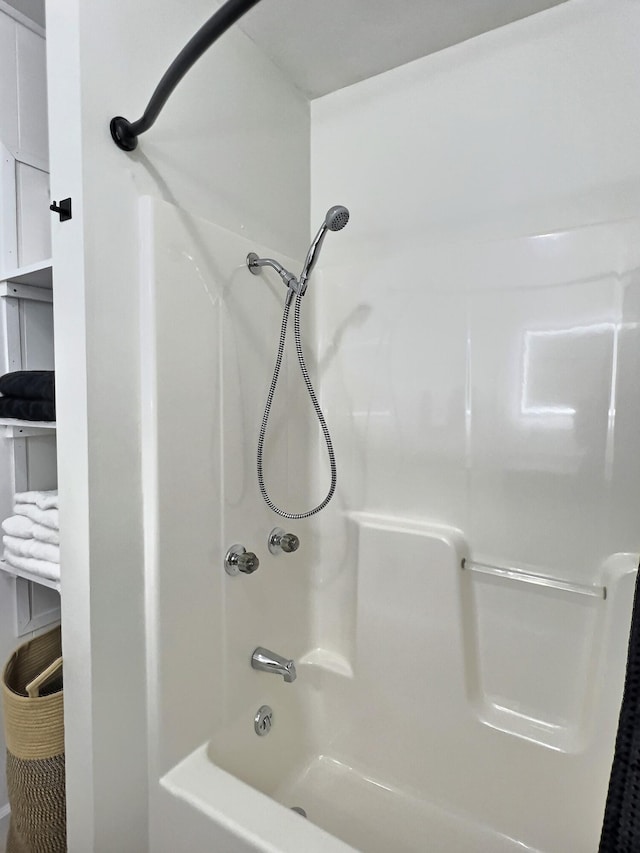 18189 2nd St, Eminence, MO 65466 - full bathroom featuring shower / tub combination