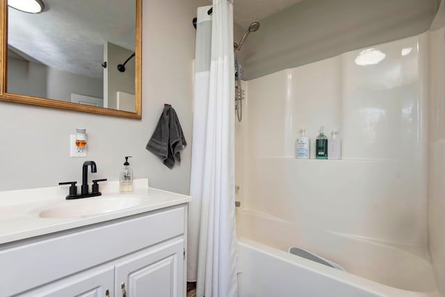 361 Durington Rd, Buffalo, MO 65622 - full bath featuring shower / bath combination with curtain and vanity