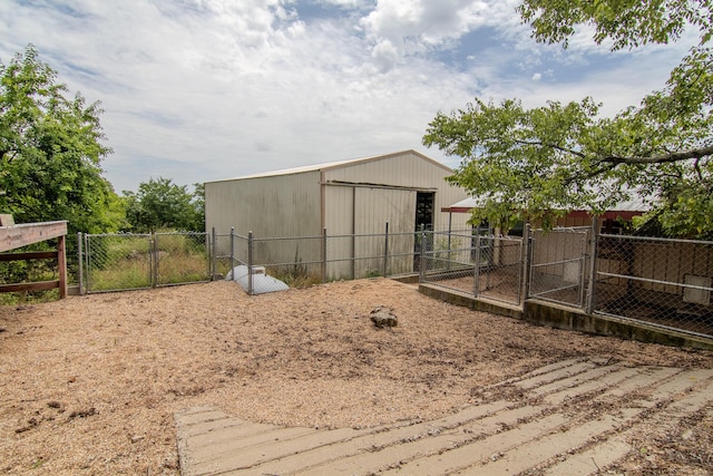 1746 Wall Rd, Mountain Grove, MO 65711 - view of stable