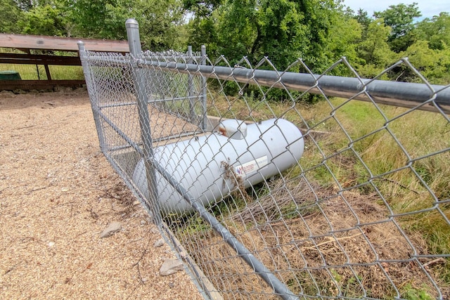 1746 Wall Rd, Mountain Grove, MO 65711 - exterior view of a gate