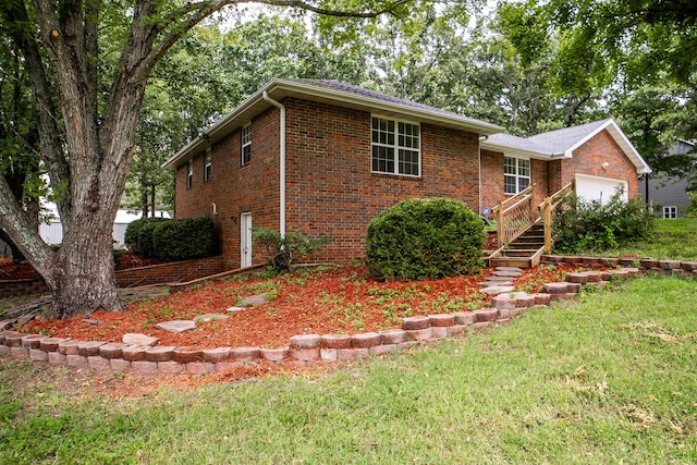 1719 N Pine St, Marshfield, MO 65706 - ranch-style home with brick siding, an attached garage, and a front lawn