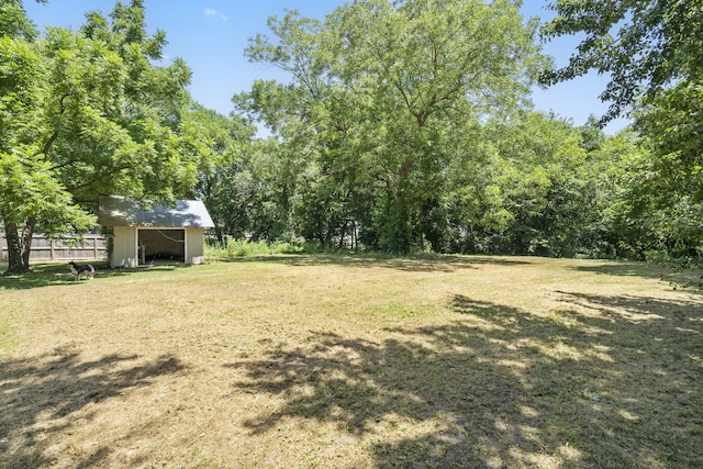 526 S Mccanse St, Mount Vernon, MO 65712 - view of yard featuring a shed