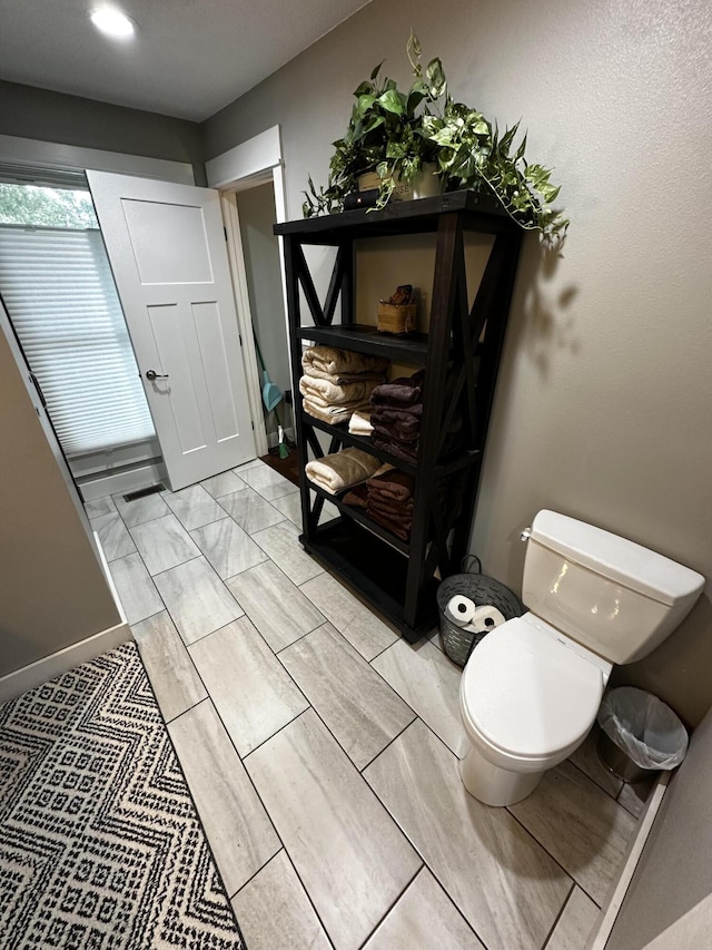 1179 N Pine St, Marshfield, MO 65706 - bathroom with toilet