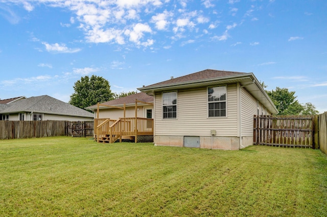 431 S Yellowwood Dr, Springfield, MO 65809 - back of property featuring a fenced backyard and a wooden deck
