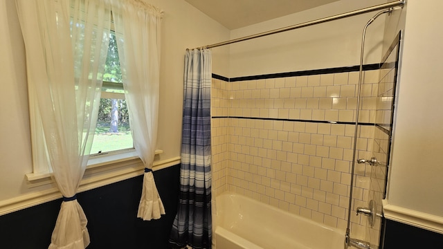 5143 State Highway 95, Drury, MO 65638 - bathroom with shower / bath combination with curtain