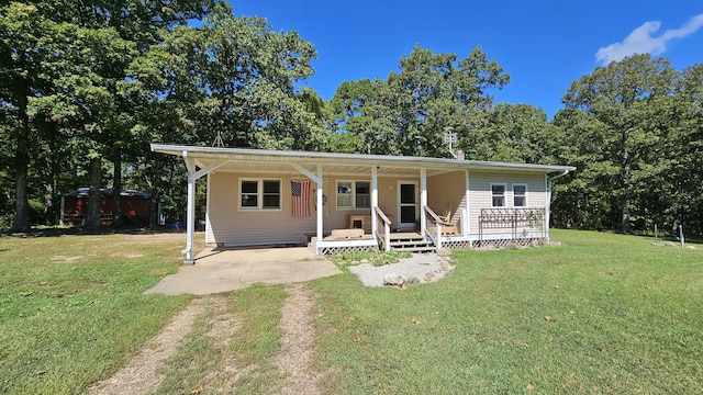 5143 State Highway 95, Drury, MO 65638 - view of front of home with covered porch and a front lawn