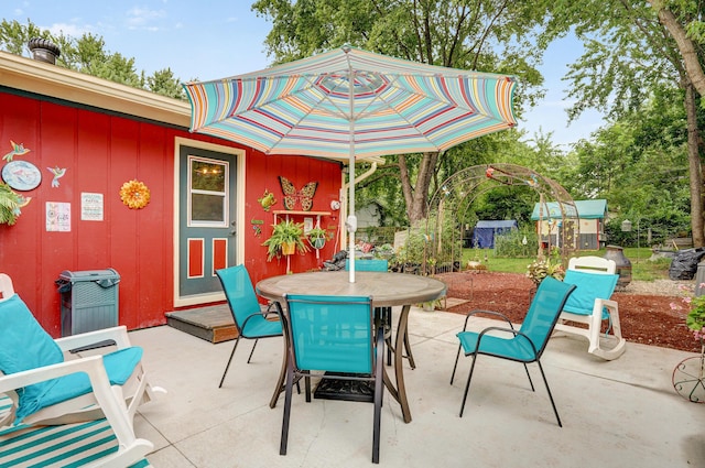 1648 N Yates Ave, Springfield, MO 65803 - view of patio featuring outdoor dining area