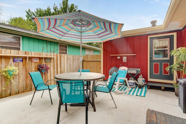 1648 N Yates Ave, Springfield, MO 65803 - view of patio / terrace featuring outdoor dining space