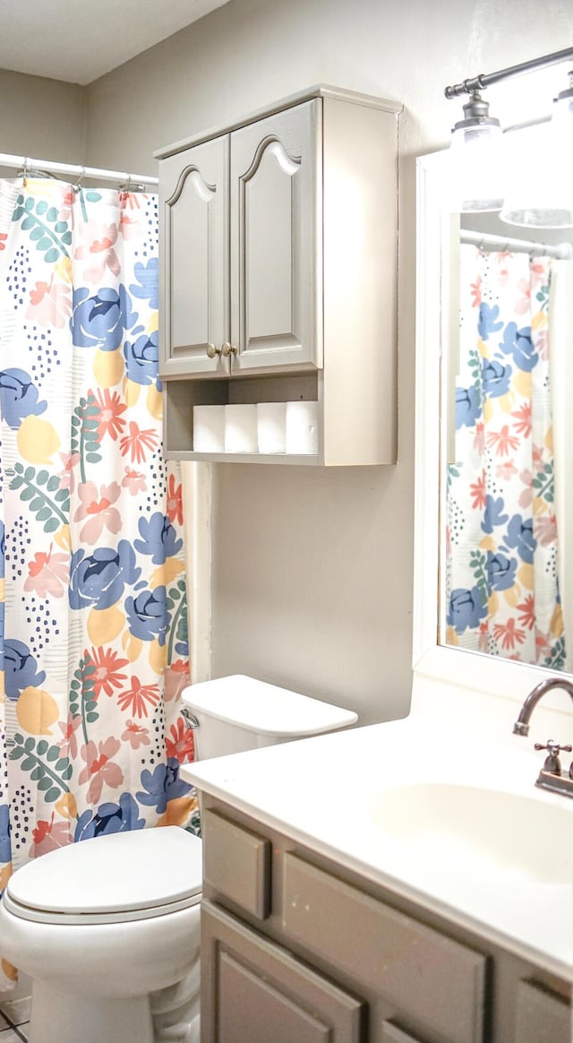 921 Woodhurst Dr, Marshfield, MO 65706 - bathroom with vanity and a shower with curtain