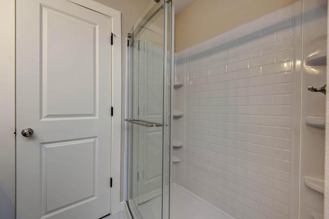 1851 N Patterson Ave, Springfield, MO 65803 - bathroom with a shower stall