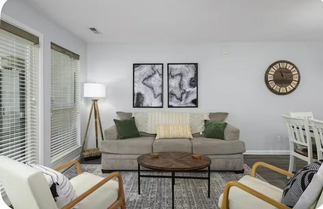 200 Golfview Dr Unit D5, Branson, MO 65616 - living area featuring wood finished floors and baseboards