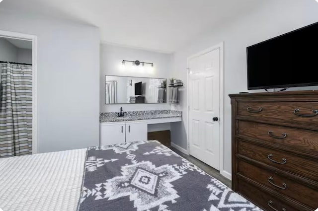 200 Golfview Dr Unit D5, Branson, MO 65616 - full bathroom featuring wood finished floors and vanity