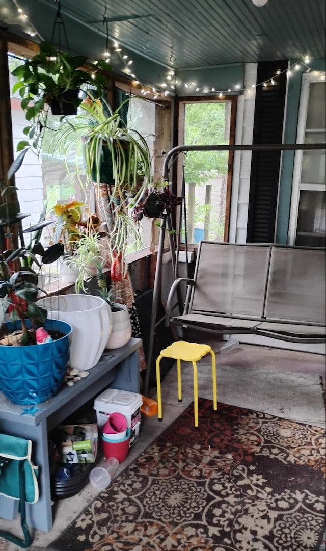 1885 N Lyon Ave, Springfield, MO 65803 - view of sunroom / solarium