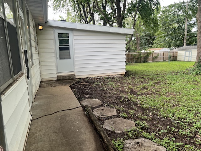 1846 S Nettleton Ave, Springfield, MO 65807 - view of yard featuring a shed