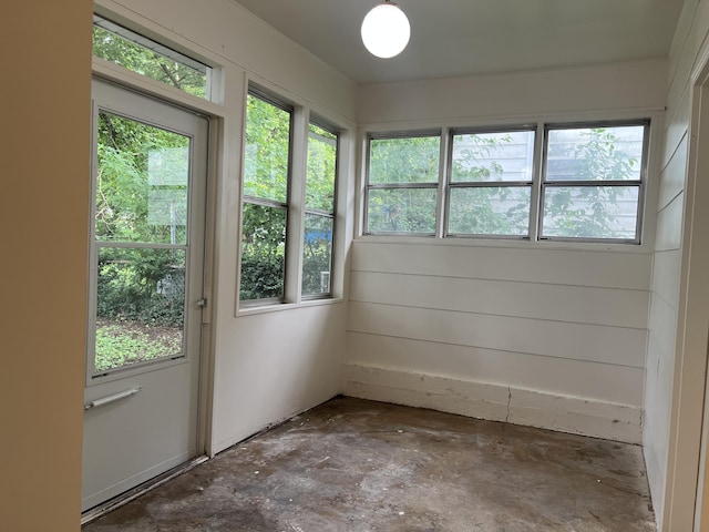 1846 S Nettleton Ave, Springfield, MO 65807 - unfurnished sunroom featuring plenty of natural light