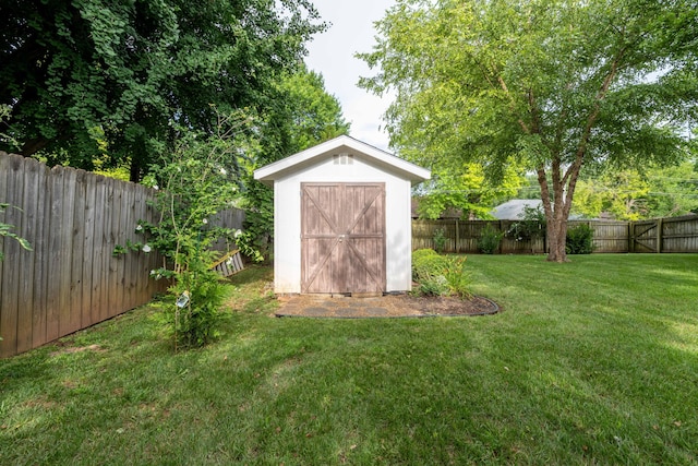 1021 W Whiteside St, Springfield, MO 65807 - view of shed featuring a fenced backyard