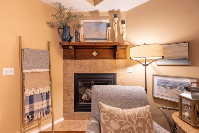1021 W Whiteside St, Springfield, MO 65807 - living area featuring a fireplace