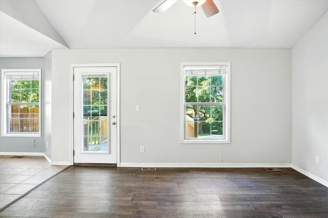 184 Crestwood Dr, Marshfield, MO 65706 - spare room featuring lofted ceiling, wood finished floors, and a ceiling fan