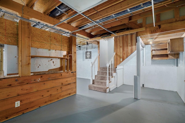 2001 S 16th Ave, Ozark, MO 65721 - unfinished below grade area featuring stairway