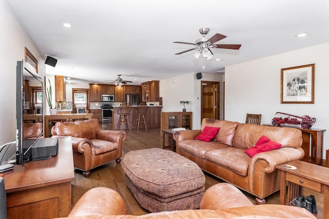 120 E Kennedy Blvd, Buffalo, MO 65622 - living area featuring a ceiling fan, wood finished floors, and recessed lighting