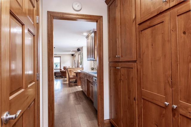 120 E Kennedy Blvd, Buffalo, MO 65622 - corridor with hardwood / wood-style flooring