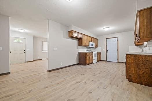 814 E Rodgers St, Republic, MO 65738 - photo 8