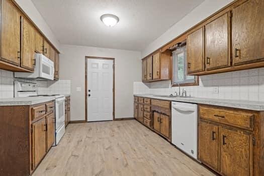814 E Rodgers St, Republic, MO 65738 - photo 10