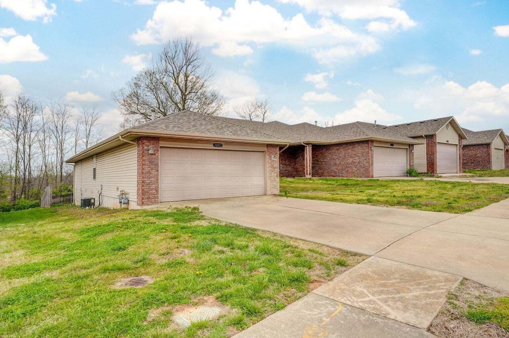 3921-3923 Timbercreek Ave, Springfield, MO 65807 - photo 2