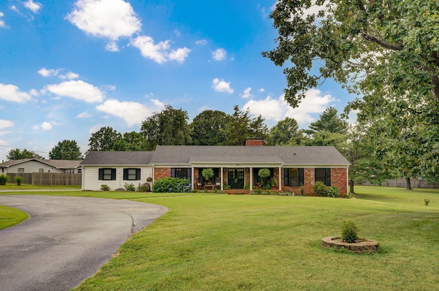 339 S Cedarbrook, Monett, MO 65708 - photo 1