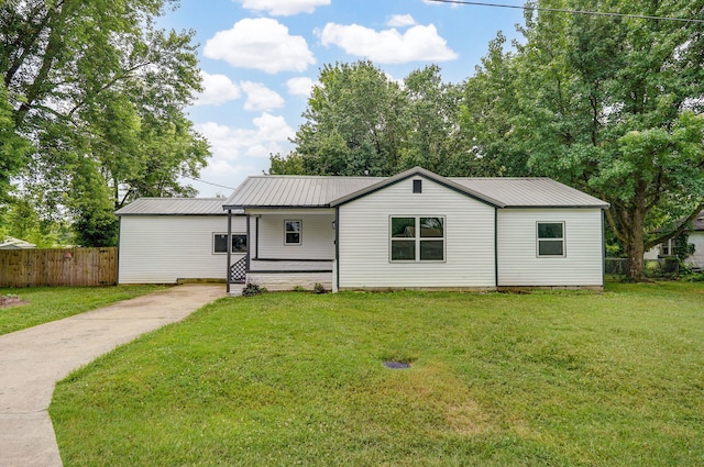 12 E Hawthorne St, Aurora, MO 65605 - photo 1