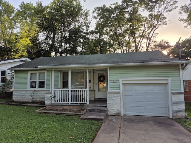1917 S Weaver Ave, Springfield, MO 65807 - photo 1