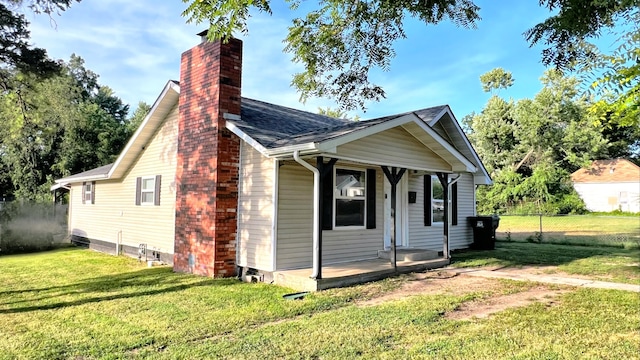139 W Hawthorne St, Aurora, MO 65605 - photo 2