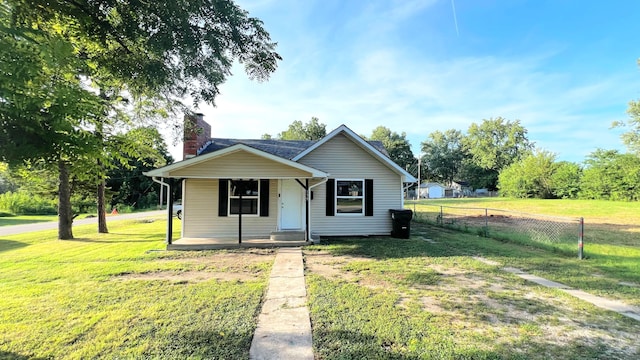 139 W Hawthorne St, Aurora, MO 65605 - photo 1