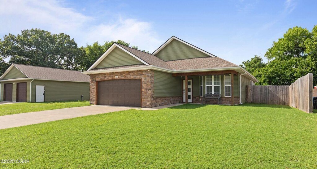606 E Glenview St, Neosho, MO 64850 - photo 1
